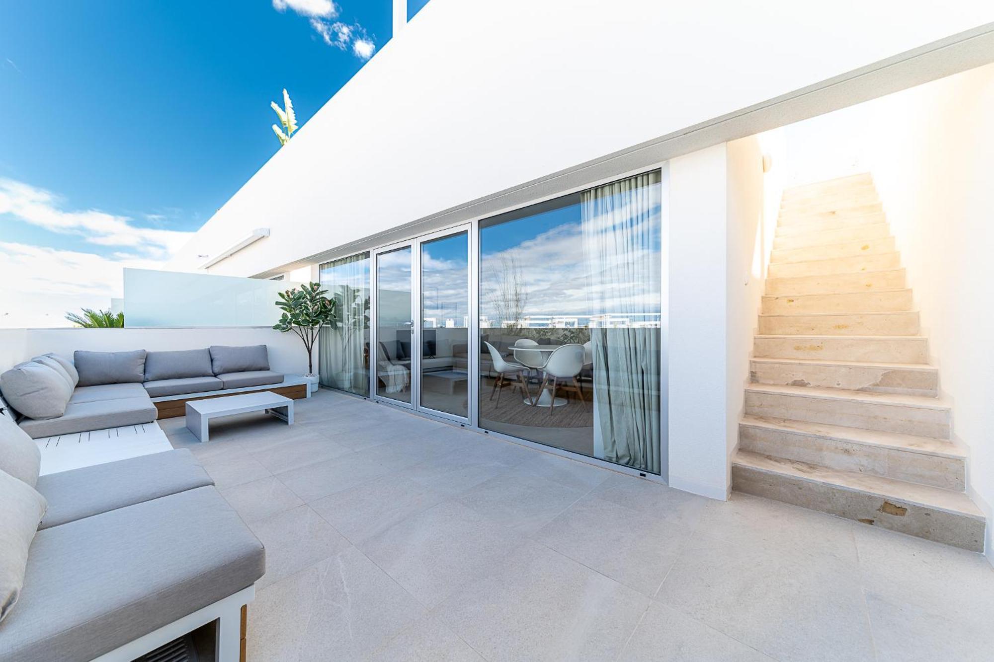 Buena Vista Penthouse - By Oyoostays *