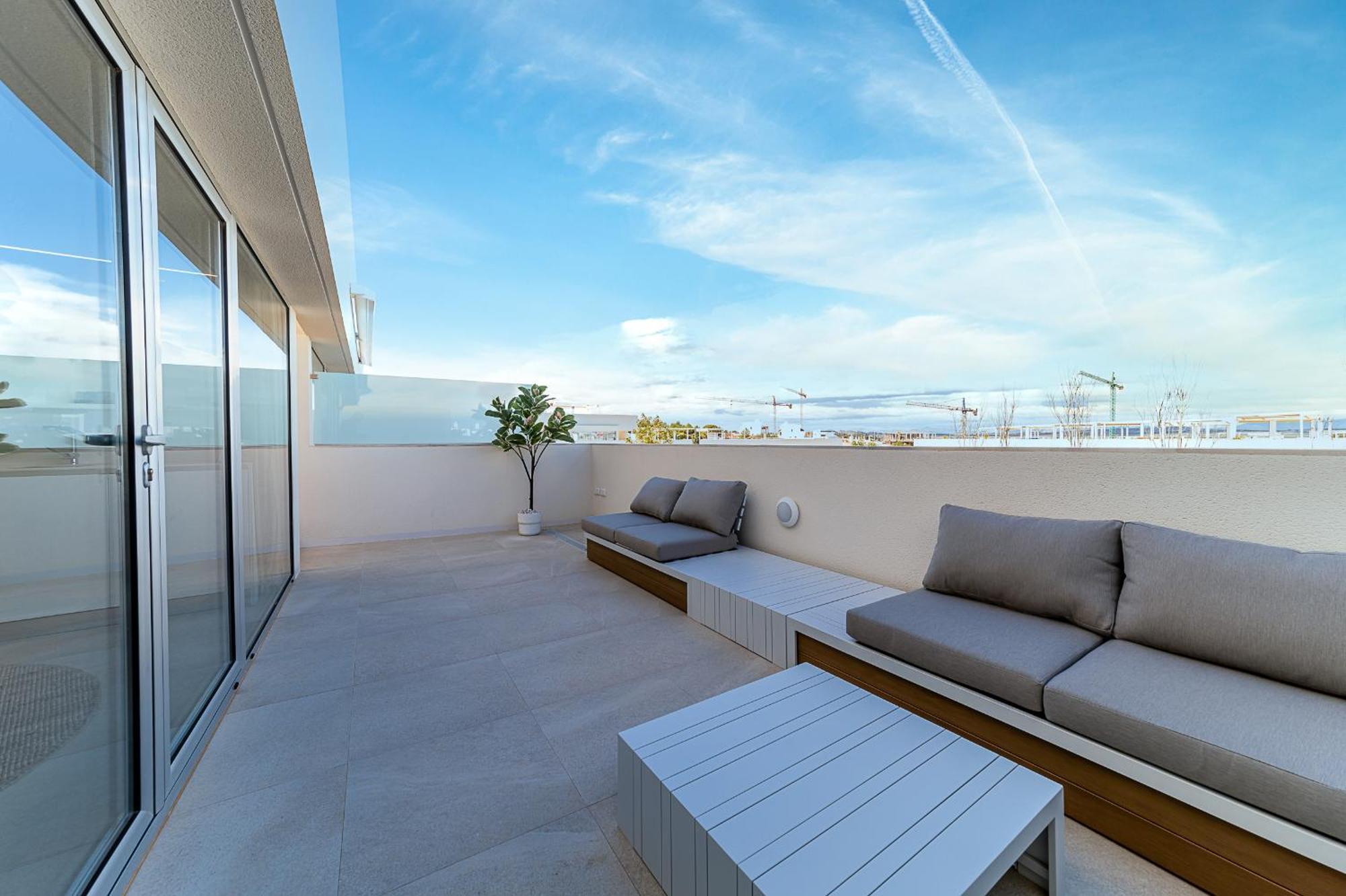 Buena Vista Penthouse - By Oyoostays