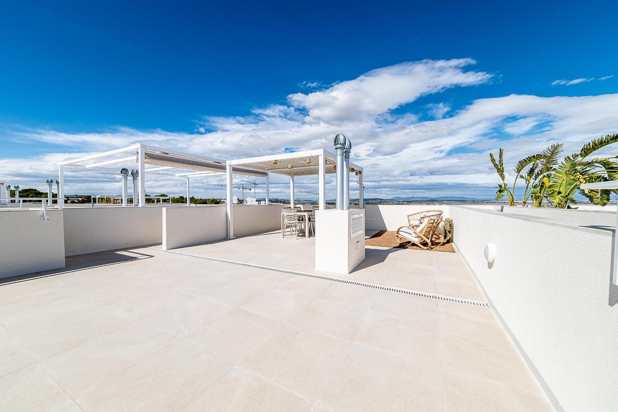 Buena Vista Penthouse - By Oyoostays